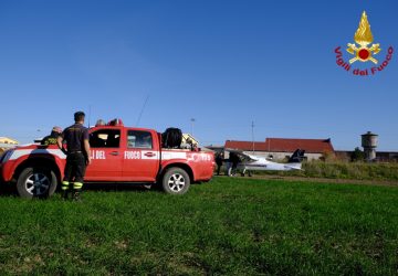 Catania, velivolo fuori pista a Bicocca. Intervento dei Vigili del fuoco