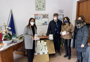 Giarre, assessorato alla Pubblica istruzione dona alle scuole 3mila mascherine Fffp2