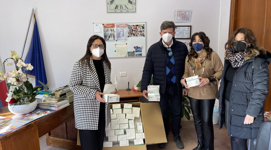 Giarre, assessorato alla Pubblica istruzione dona alle scuole 3mila mascherine Fffp2