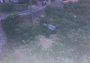 Mascali, auto si ribalta a Santa Venera e finisce in fondo ad una scarpata. Intervento dell'elisoccorso