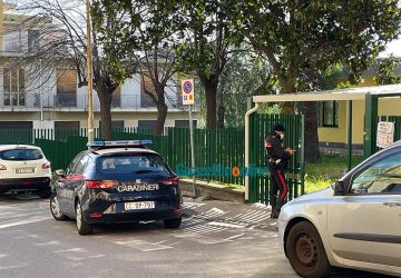 Giarre, rubati nella notte 5 pc all'asilo comunale di via Siracusa