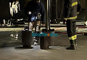 Tragedia sfiorata a Sant'Alfio: esplodono due bombole gpl. In fiamme 3 auto  VIDEO