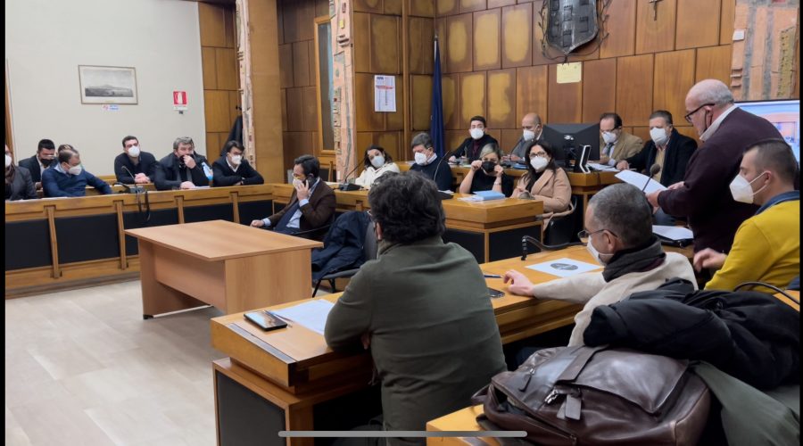 Giarre, prime grane per il sindaco Cantarella: presunta illegittimità di due esperti