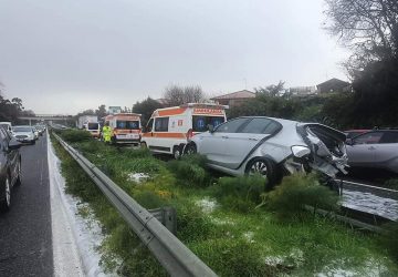 A18, incidente stradale tra Acireale e Catania causa grandine