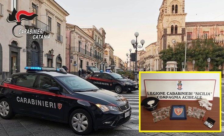 Aci Catena, Beccato un pusher “impegnato” nelle consegne: arrestato