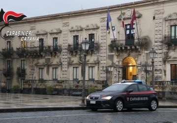 Controlli dei carabinieri ad Acireale: denunciato uomo sottoposto a quarenta beccato a passeggio