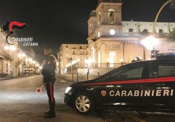 Giarre, il braccialetto avvisa i militari della sua fuga: denunciato 33enne