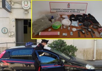 Aci Catena: trovate in un cantiere armi, droga e passamontagna