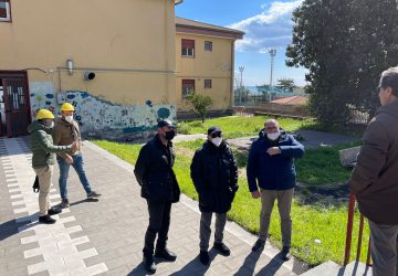 Riposto, due scuole messe in sicurezza. Ricognizione dell'Amministrazione