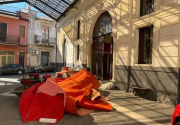 Giarre, rilevanti danni nei locali dell'ex Pescheria affidati ad una associazione. Il sindaco: "Voglio indagare"