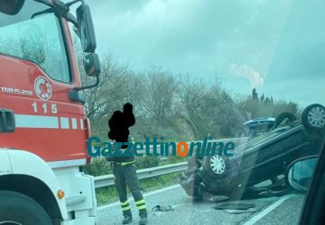 A18, incidente autonomo tra Acireale e Giarre: auto si ribalta