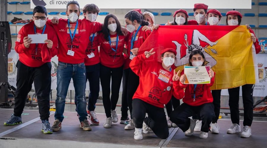 Con un robot che aiuta i disabili l’Istituto comprensivo Dalla Chiesa vince la finale nazionale di robotica