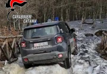 Soccorse due turiste tedesche rimaste imprigionate nella neve con il loro camper