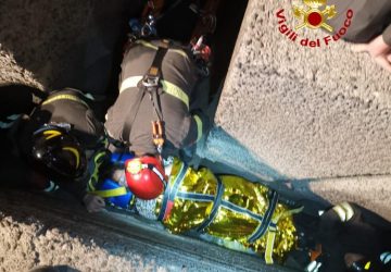 Giovane donna scivola tra i blocchi frangiflutti del Porto di Catania&nbsp;