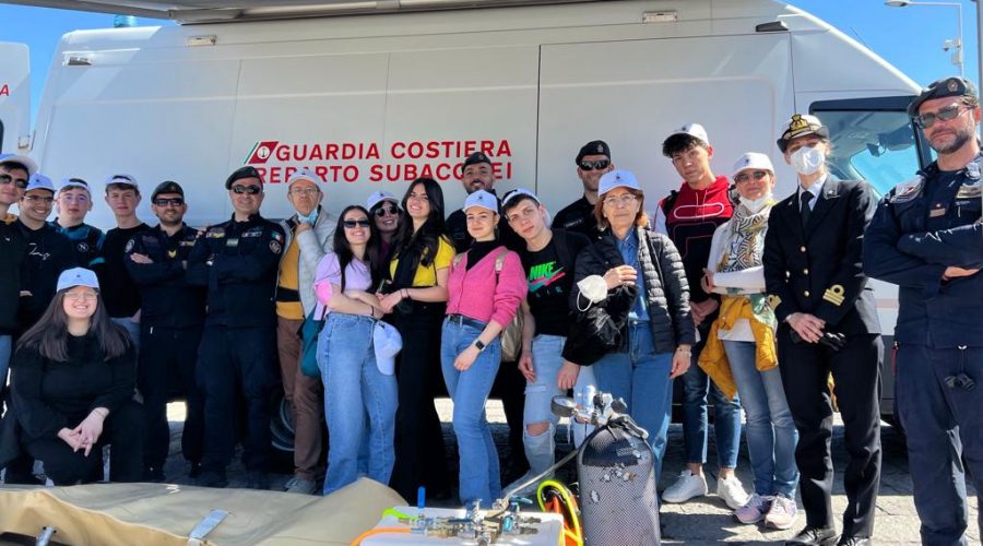 Riposto, studenti del liceo Capizzi nella sede del Circomare