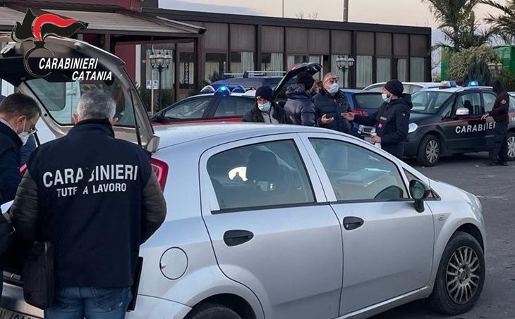 Contrasto del caporalato e del lavoro “in nero” nelle campagne: denunce, sanzioni e sospensione di attività