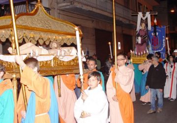 Giarre, tornano i riti religiosi: la processione del Venerdi Santo e il Raduno dei gruppi di Padre Pio