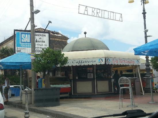 Giarre, furto con scasso nel chiosco di Trepunti