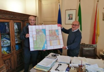 Riposto, dislocazione sul territorio di pannelli turistici e distribuzione mappe
