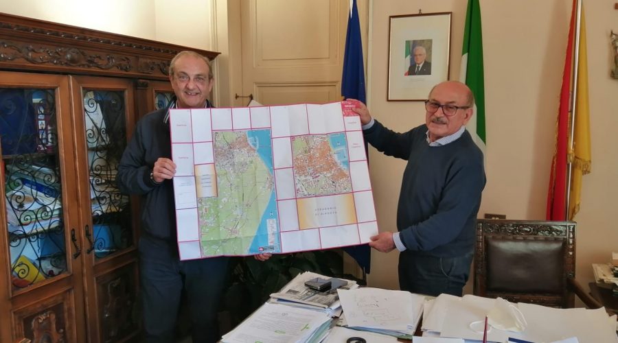 Riposto, dislocazione sul territorio di pannelli turistici e distribuzione mappe