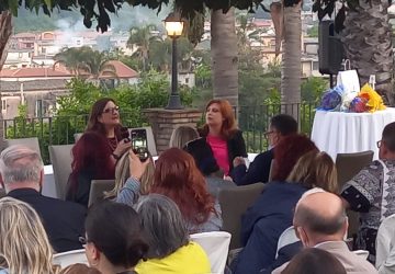 Mascali, Catena Fiorello Galeano presenta il suo ultimo romanzo "I cannoli di Marites"