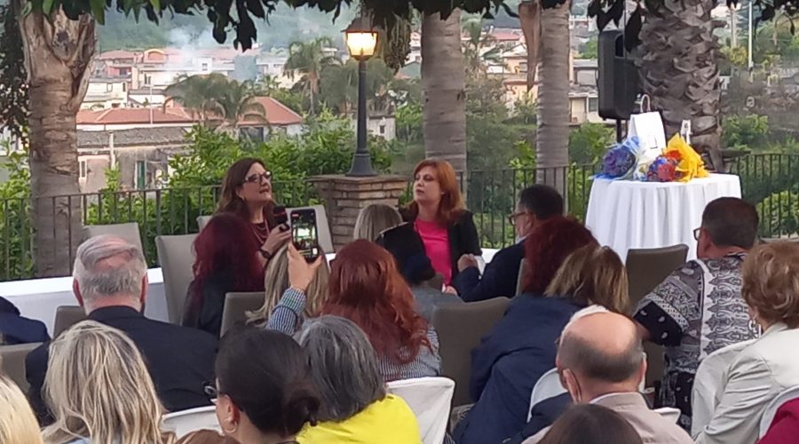 Mascali, Catena Fiorello Galeano presenta il suo ultimo romanzo “I cannoli di Marites”