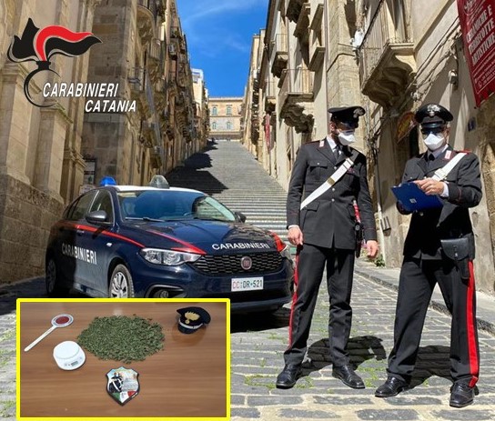 Vasto servizio di controllo coordinato: guida in stato di ebbrezza, armi e droga