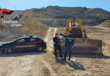 Sequestro di una cava abusiva attiva su un&rsquo;area parzialmente vincolata