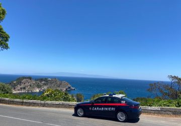 Taormina: arrestato 37enne per coltivazione e detenzione ai fini di spaccio di droga e furto di energia elettrica