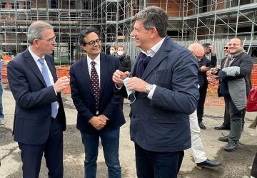 Giarre, alloggi via Trieste: sopralluogo nel cantiere dell'assessore Falcone