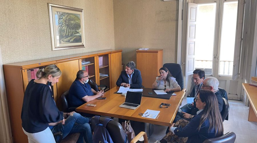 Ospedale Giarre, l’Asp diserta il tavolo, chiedendo un rinvio. Il sindaco rammaricato rilancia