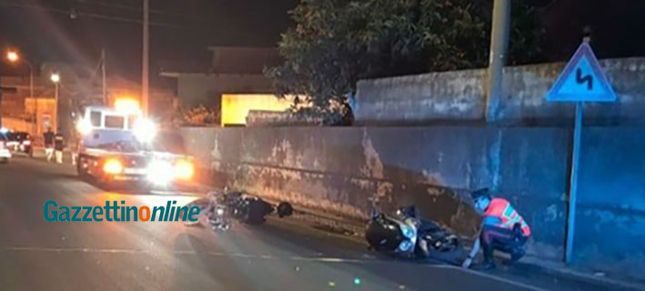 Giarre, scontro frontale fra due moto: un morto e un ferito grave