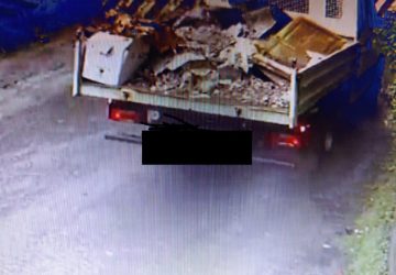 Discariche e cumuli di rifiuti, sanzioni per 21 sporcaccioni beccati dalla Polizia locale di Giarre