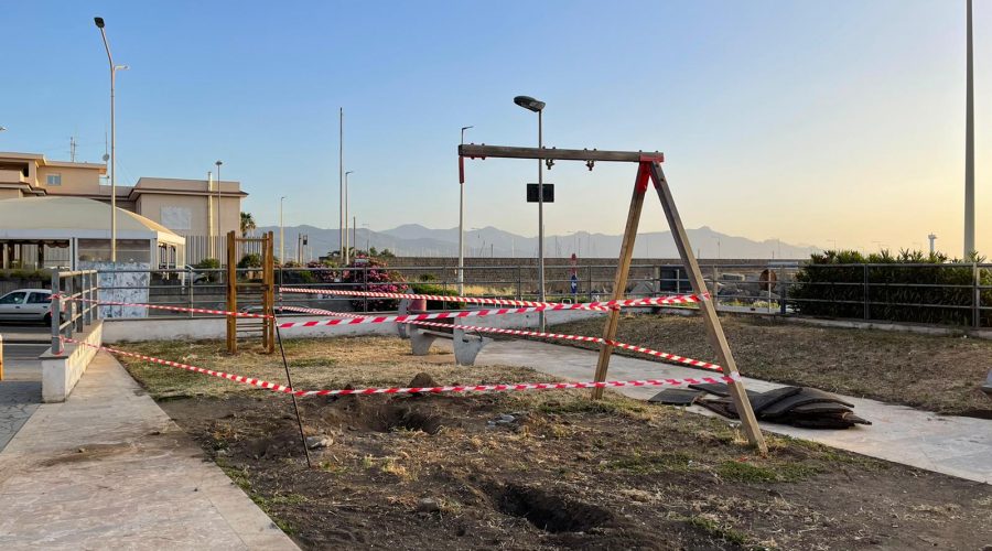 Riposto, interdetti spazi ludici in piazza della Vittoria. In arrivo altri giochi