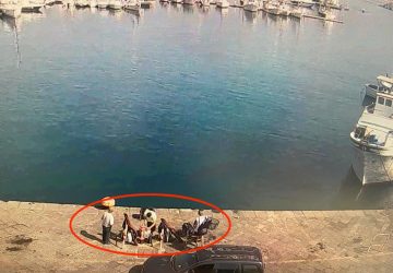 Riposto, beccati a imbrattare il porto. Pesanti sanzioni della Guardia Costiera