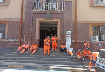 Mascali, stipendi non pagati: assemblea degli operatori del servizio ecologia VIDEO
