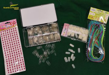 Sequestrati oltre 400 mila articoli potenzialmente pericolosi. Sanzionato un cittadino cinese