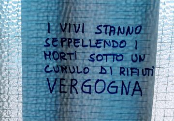Giarre, il cimitero di Trepunti tra abbandono e incivilt&agrave;