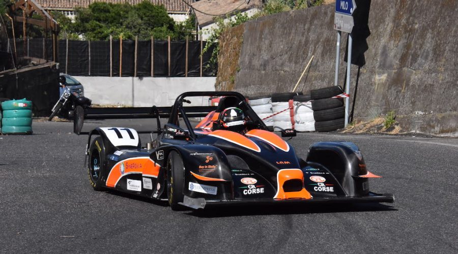 Cronoscalata Giarre Montesalice Milo, alle prove miglior tempo per Luca Caruso. Grande attesa per la gara di domani