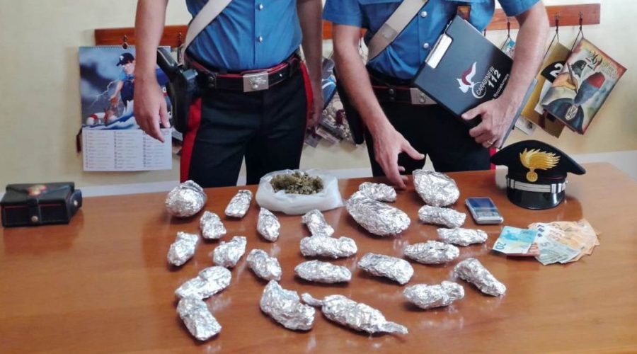 Beccato con oltre 500 grammi di marijuana, arrestato 18enne