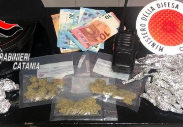 Minorenne con il “kit dello spacciatore”: arrestato con soldi e droga