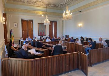 Riposto, il Consiglio approva la rimodulazione del Piano di Riequilibrio