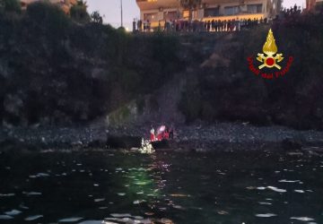 Aci Castello, avvistato cadavere in mare. In corso accertamenti
