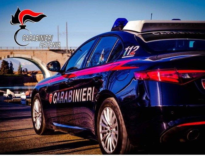 Spaccio e fuga a piedi ma il pusher non riesce a “seminare” il carabiniere che lo insegue: arrestato