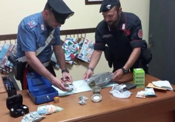 Nascondeva droga in macchina, giovane arrestato dai Carabinieri a Giardini Naxos