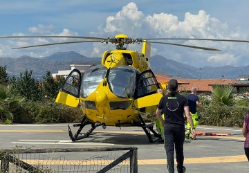 Giarre, precipita al suolo e batte la testa. Interviene elisoccorso