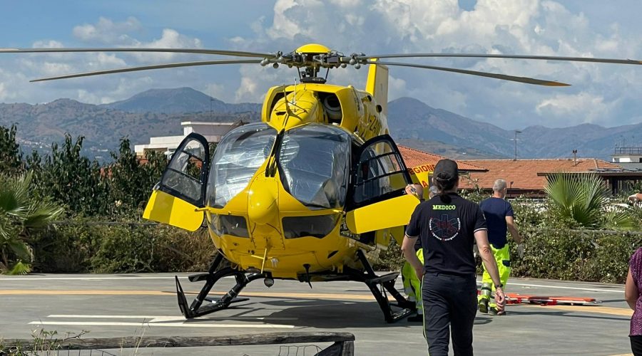 Giarre, precipita al suolo e batte la testa. Interviene elisoccorso