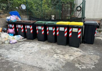 Giarre, collocate nuove batterie di cassonetti in via Romagna