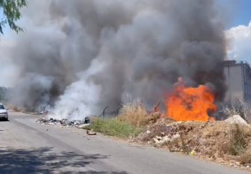 Il quartiere Jungo assediato dai roghi dolosi: inquinamento e rassegnazione