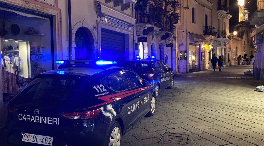 Serrati controlli dei carabinieri nel Taorminese: 1 arresto, 5 denunce e 15 persone segnalate quali assuntori di droghe
